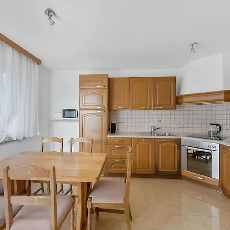 In With Seaview, Terrace, Air Condition, Wifi * Sukošan