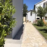 Apartman In With Seaview, Terrace, Air Condition, Wifi