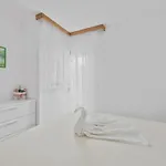 In With Seaview, Terrace, Air Condition, Wifi Apartman