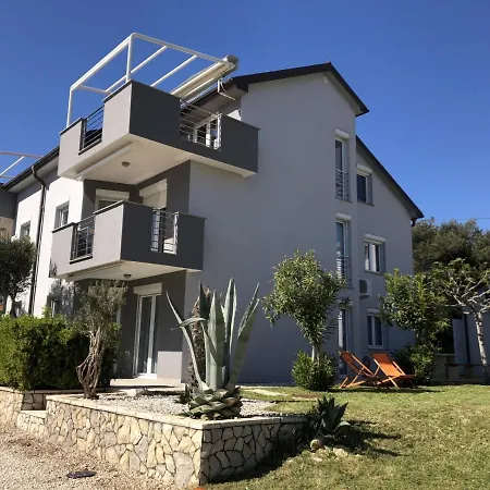 In With Seaview, Terrace, Air Condition, Wifi