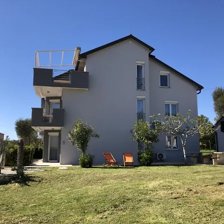 Appartement In With Seaview, Terrace, Air Condition, Wifi Sukošan