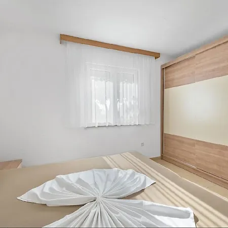 In With Seaview, Terrace, Air Condition, Wifi Lägenhet *