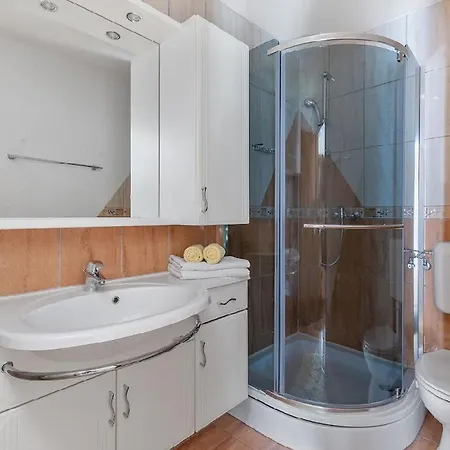In With Seaview, Terrace, Air Condition, Wifi *