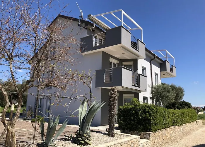 In With Seaview, Terrace, Air Condition, Wifi