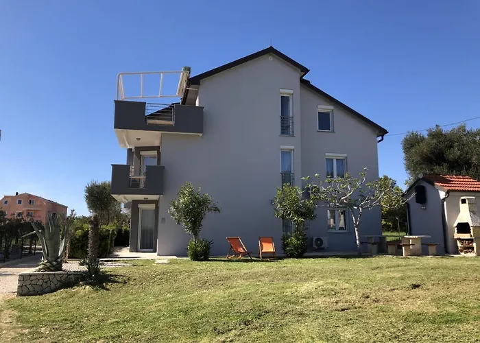 Appartement In With Seaview, Terrace, Air Condition, Wifi Sukošan